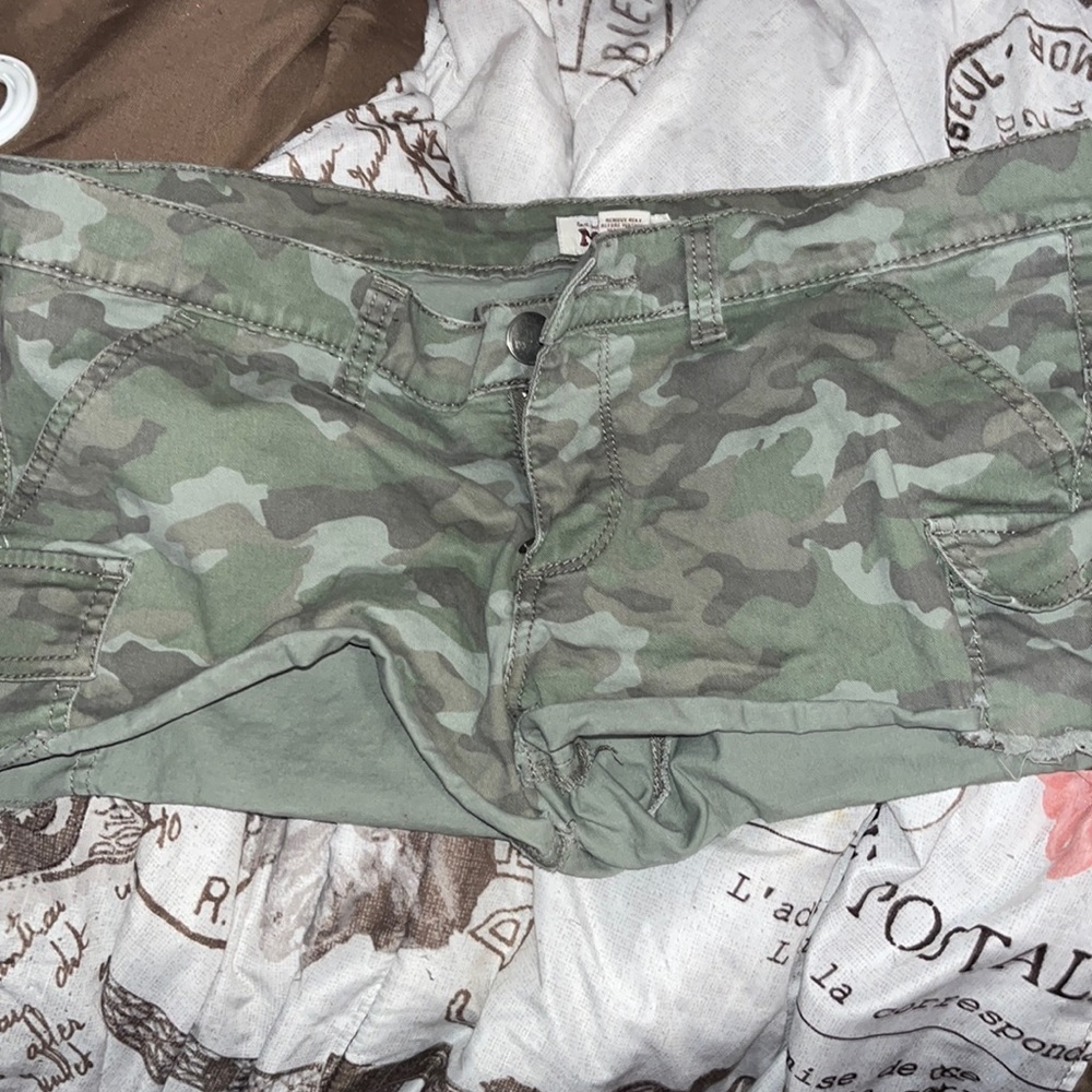 Mudd Camo cargo shorts